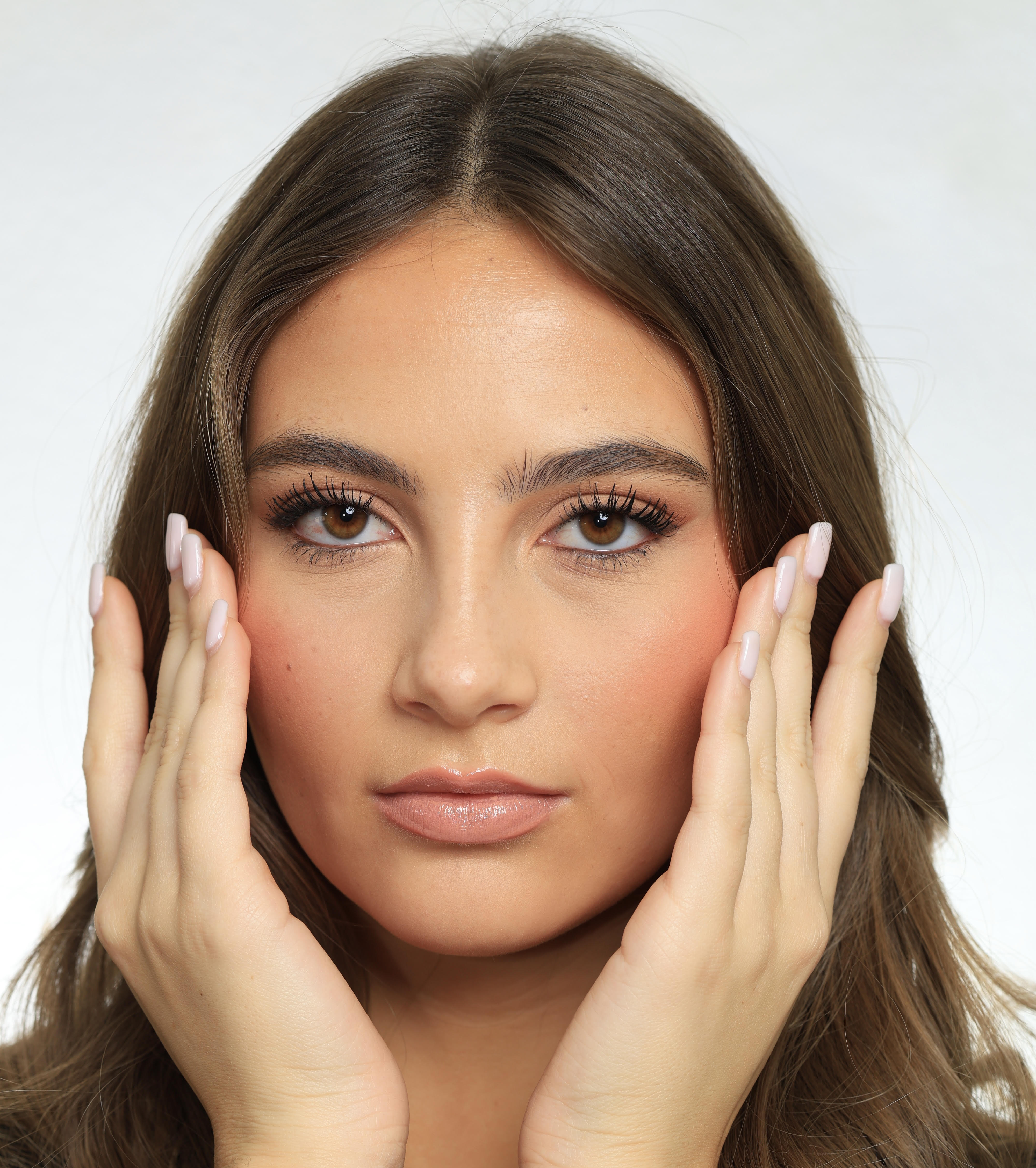 Graduation makeup look - Beautiful and sophisticated makeup by Estelle Fex