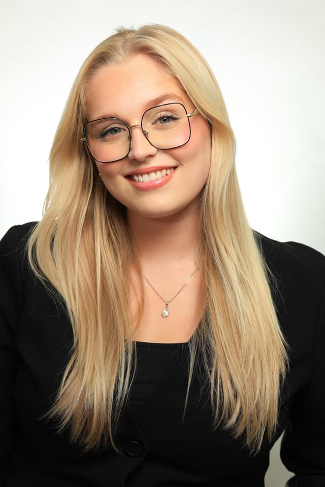 Estelle Fex — Professional Makeup Artist